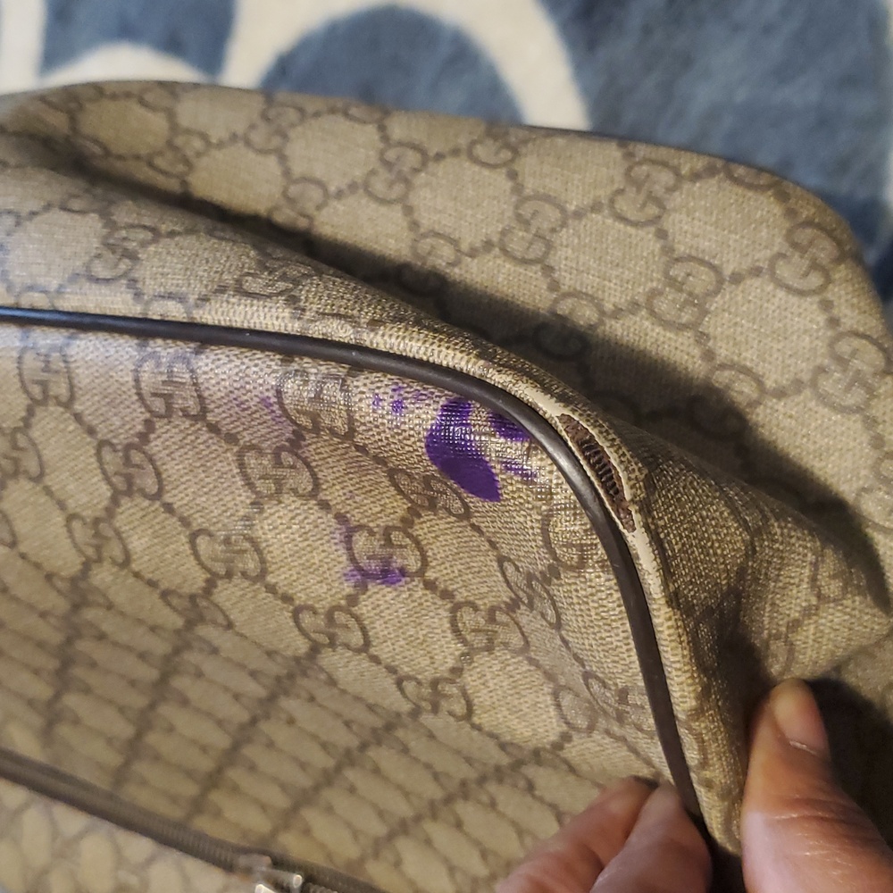Authentic Large Gucci GG Supreme Crossbody Bag - Picture 11 of 16